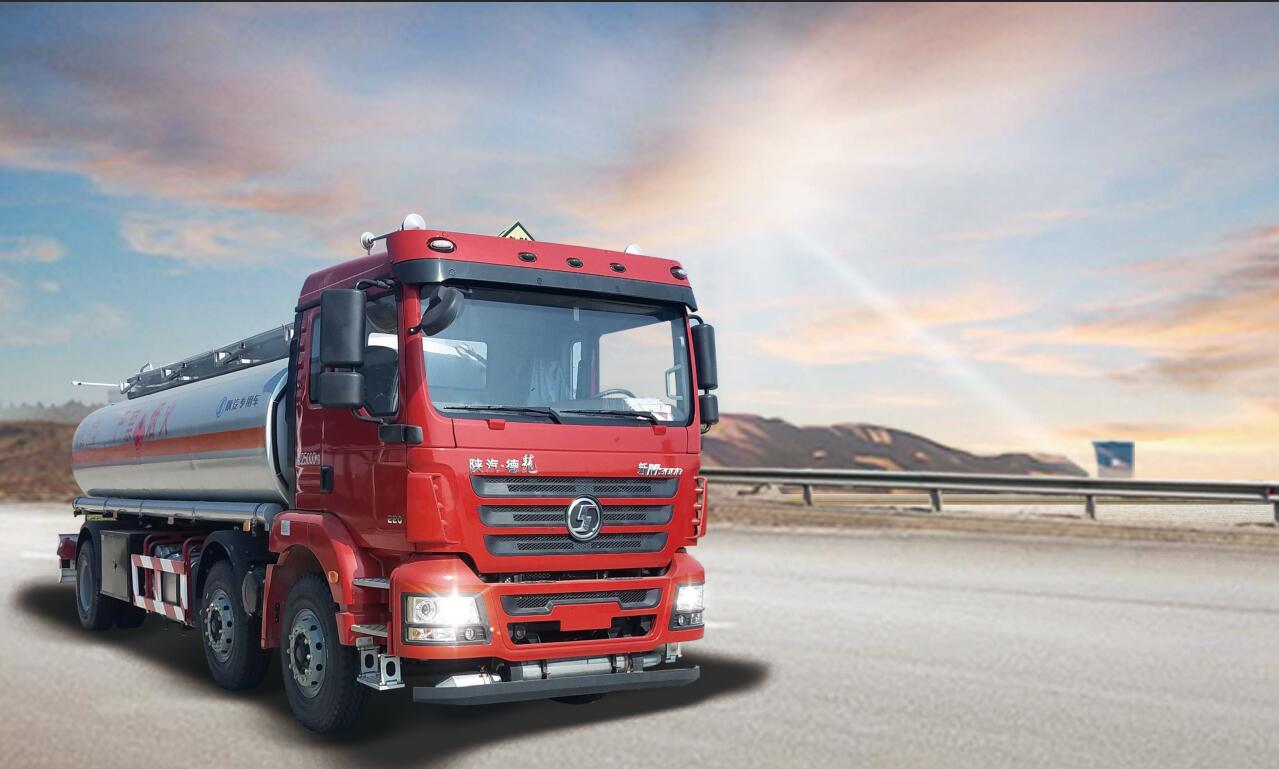 新M3000 6×2運油車